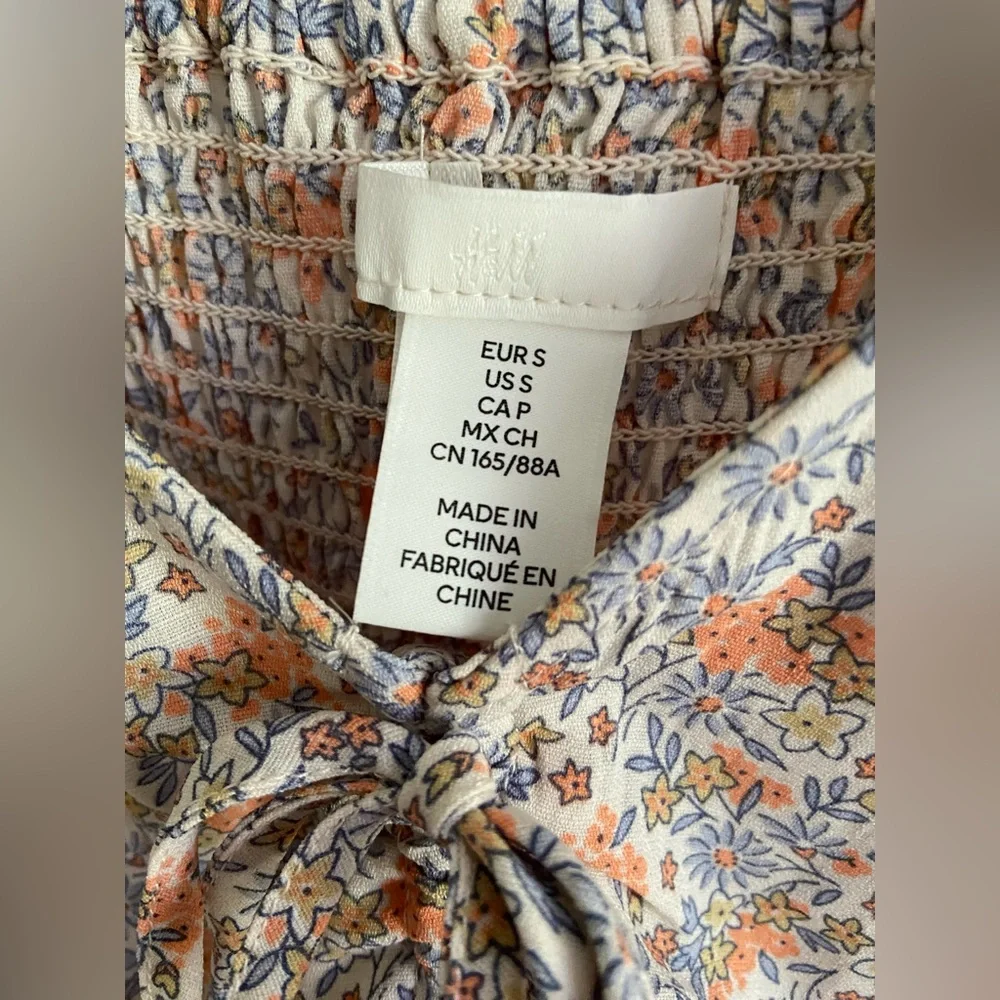 ‎ H&M Floral V-Neck Drawstring Blouse Stretch Back Ruched side small - Picture 7 of 9
